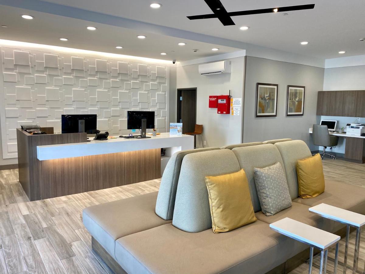 Days By Wyndham West I-10 Walden Hotel 2*