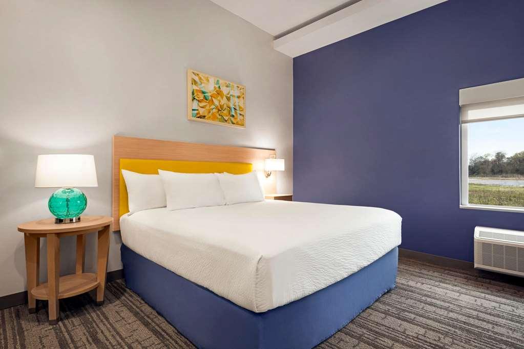 Days By Wyndham West I-10 Walden Hotel Beaumont